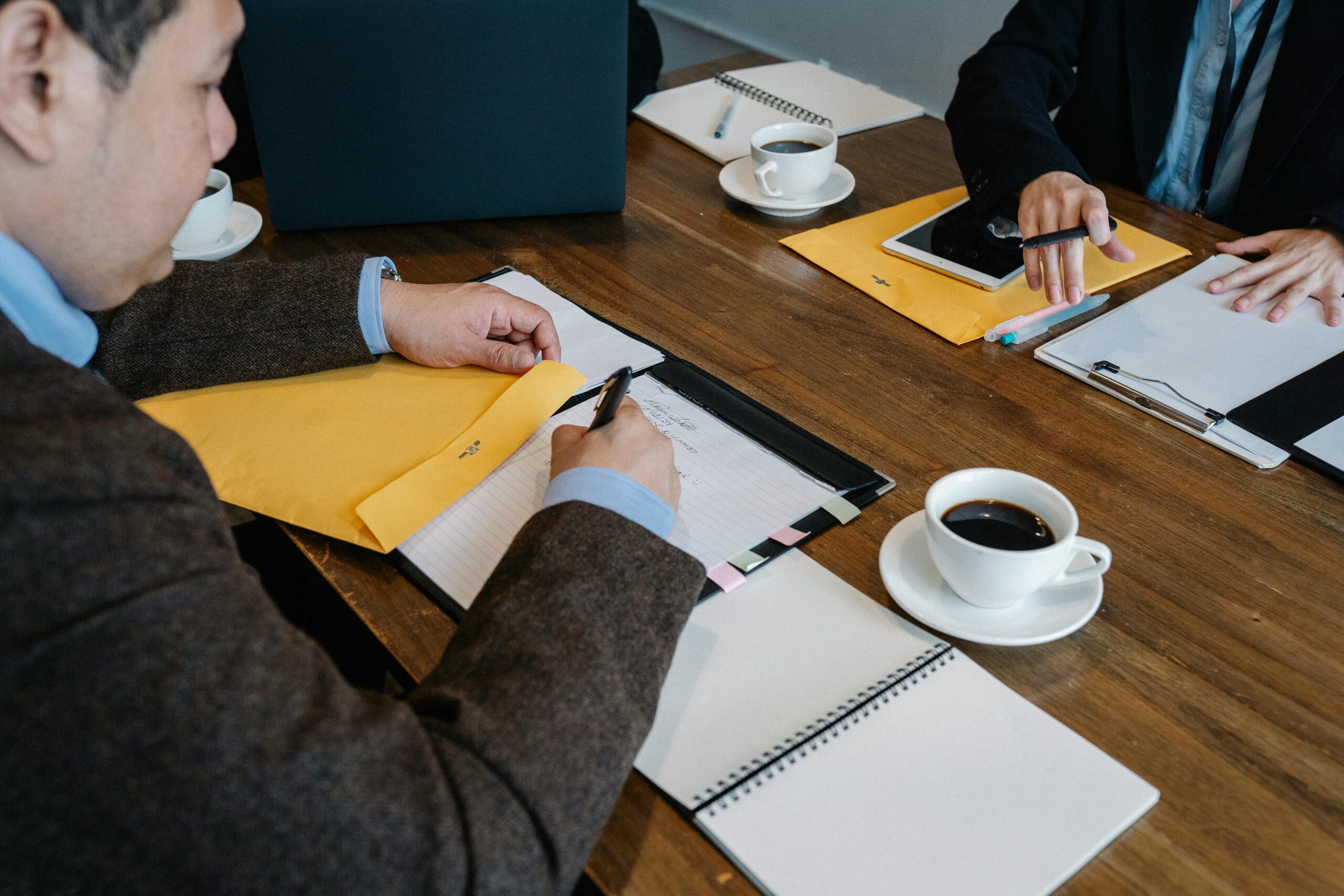 Executive receiving 1:1 coaching to lead with clarity, confidence, and purpose in a modern business environment.